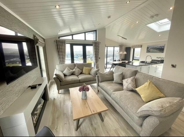 *Luxury Holiday Home With Hot Tub Close To Beach* Penally Extérieur photo