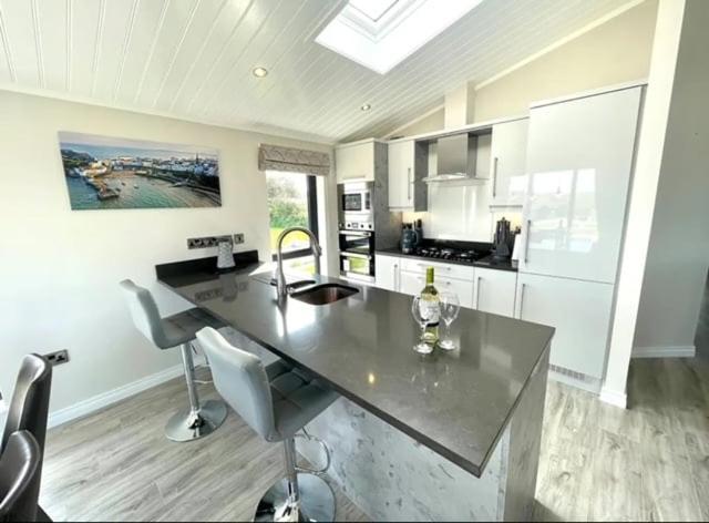 *Luxury Holiday Home With Hot Tub Close To Beach* Penally Extérieur photo