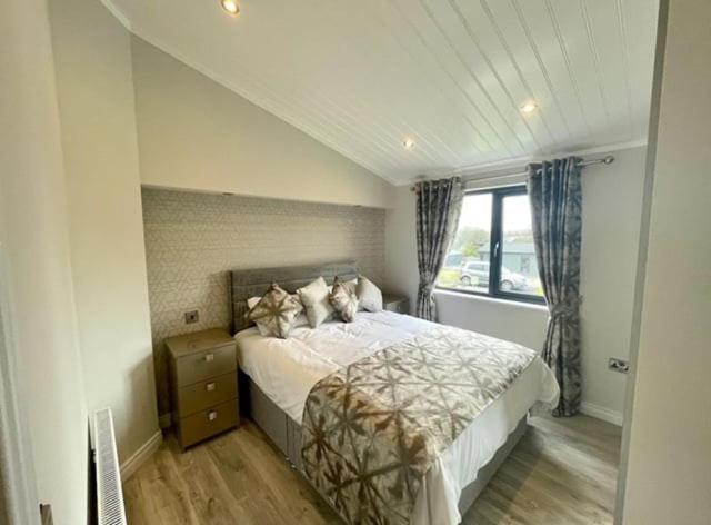 *Luxury Holiday Home With Hot Tub Close To Beach* Penally Extérieur photo