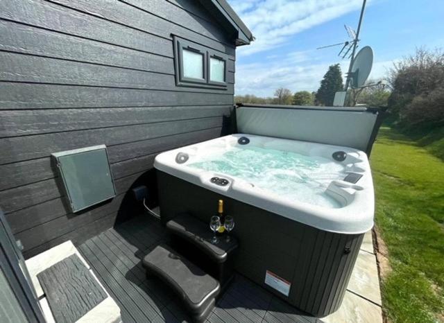 *Luxury Holiday Home With Hot Tub Close To Beach* Penally Extérieur photo