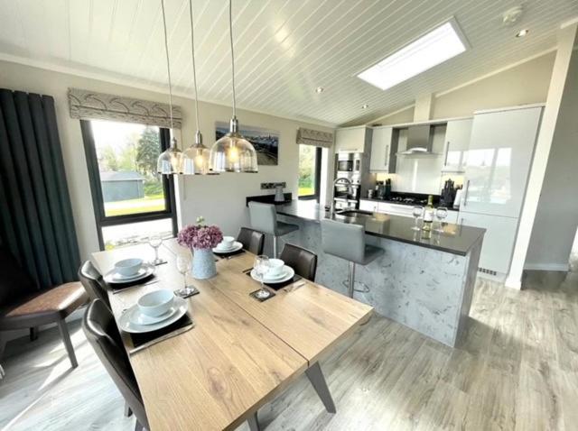 *Luxury Holiday Home With Hot Tub Close To Beach* Penally Extérieur photo