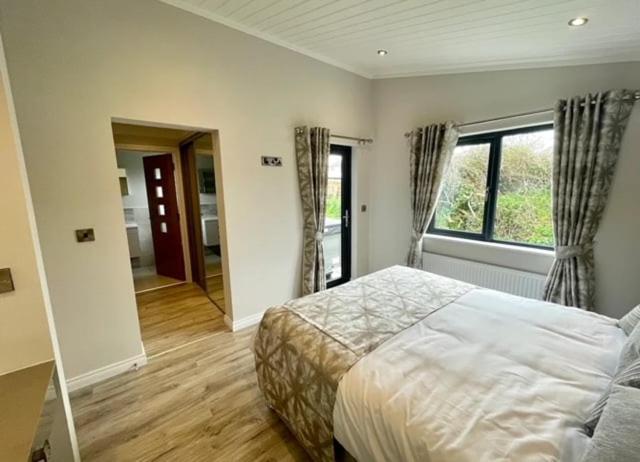 *Luxury Holiday Home With Hot Tub Close To Beach* Penally Extérieur photo